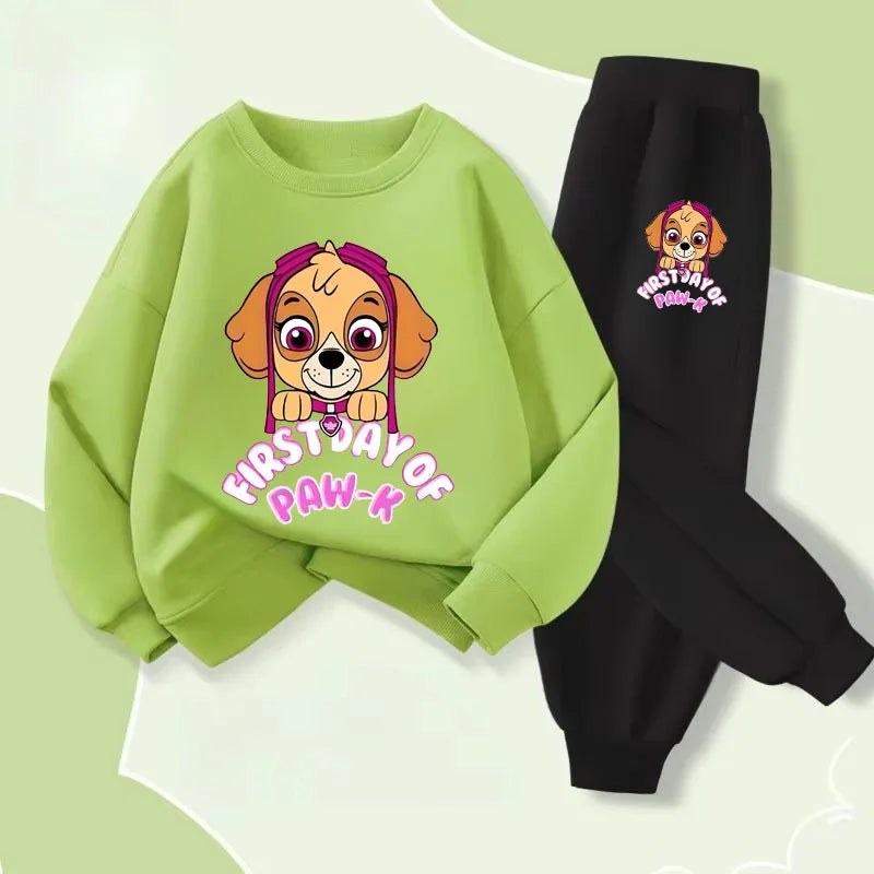 Ensemble fille Pat Patrouille : sweat vert clair et jogging noir à motif chiot.