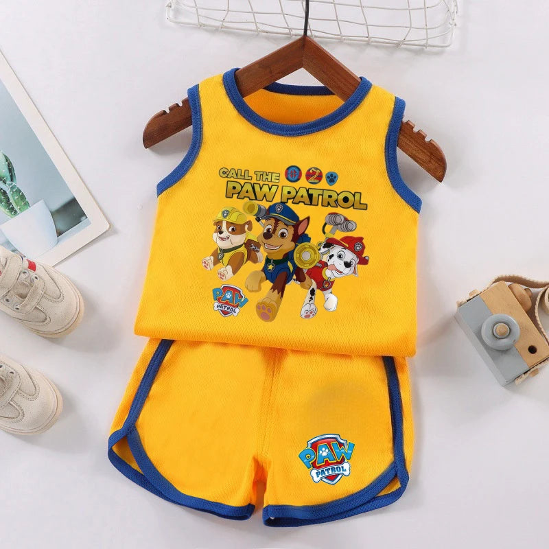 Ensemble football Pat' Patrouille, débardeur et short jaunes, Chase et les chiots sous « Call the Paw Patrol »