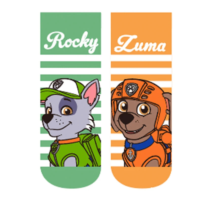 Chaussettes enfant avec visuels Rocky vert et Zuma orange, motif rayures et écusson.