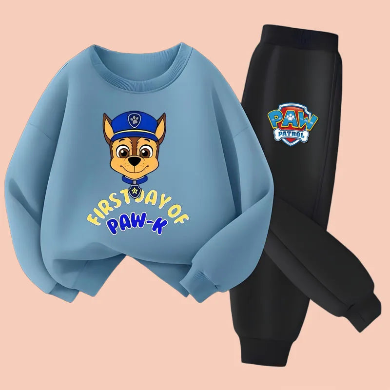 Ensemble sweat enfant bleu clair avec motif chiot et pantalon noir assorti