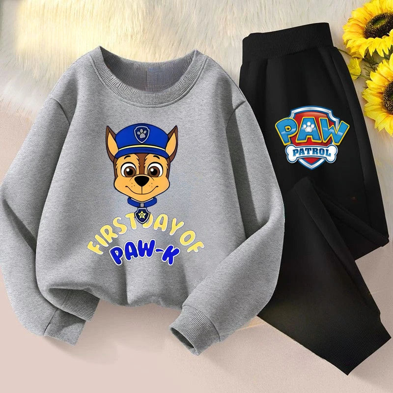 Ensemble sweat enfant gris chiné avec motif chiot et pantalon noir assorti