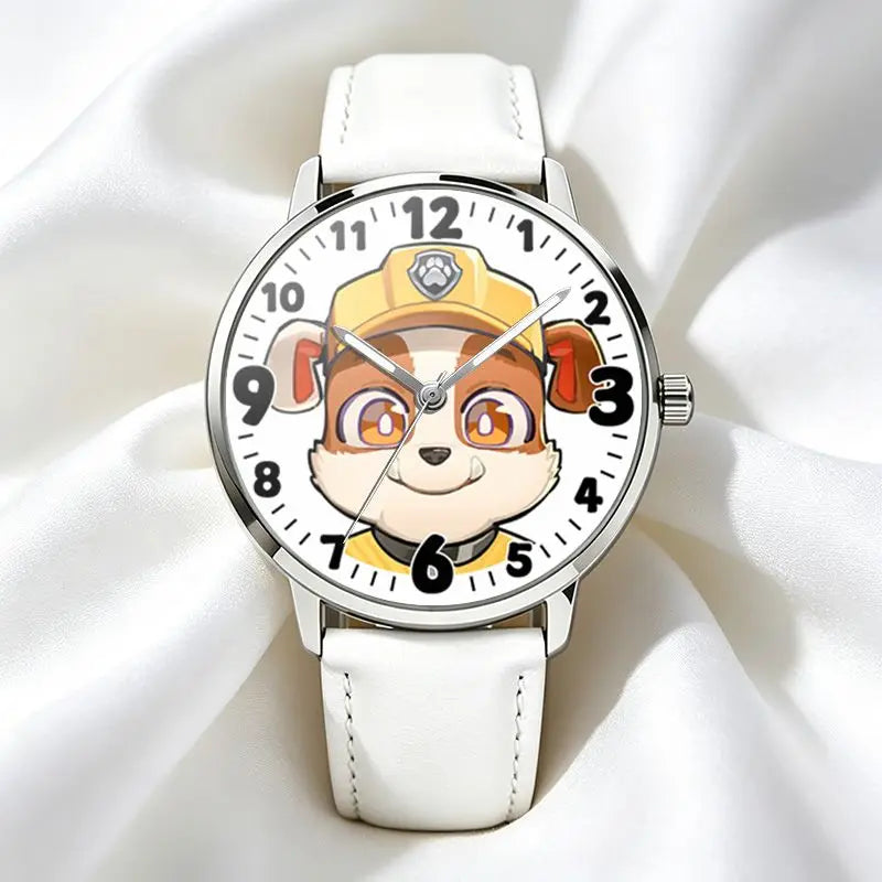 Montre ronde bracelet cuir blanc, cadran argenté avec chiot illustré et accessoires