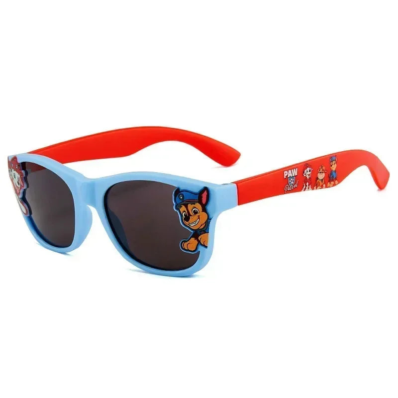 Lunettes de soleil enfant Pat' Patrouille, monture bleu ciel à branches rouges, Chase imprimé sur les branches