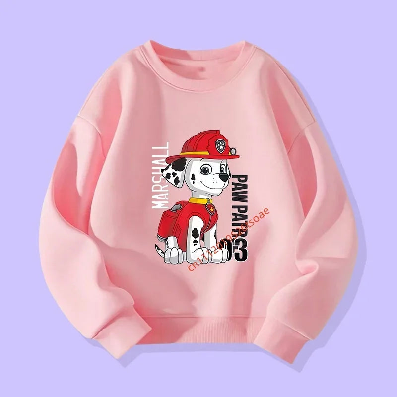 Pull rose clair manches longues enfant, motif Marshall pompier sur le devant.