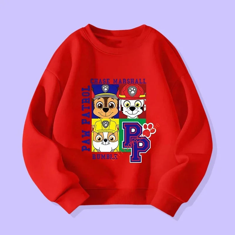 Pull rouge Pat Patrouille, imprimé Chase Marshall avec badge et pattes multicolores.