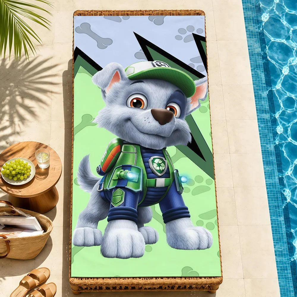 Serviette de plage Pat Patrouille Rocky vert, bord beige, chien bleu et vert