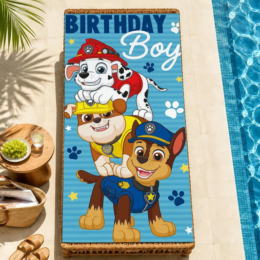 Serviette de plage bleu nuit à motif Pat Patrouille « Birthday Boy ».