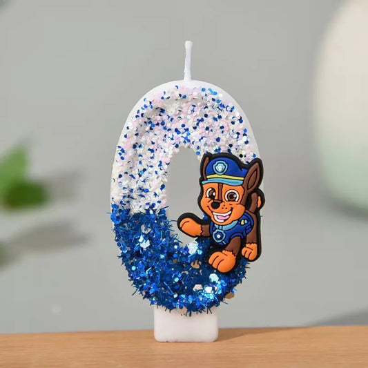 Bougie anniversaire en forme de 0, pailletée bleu et blanche, personnage Chase
