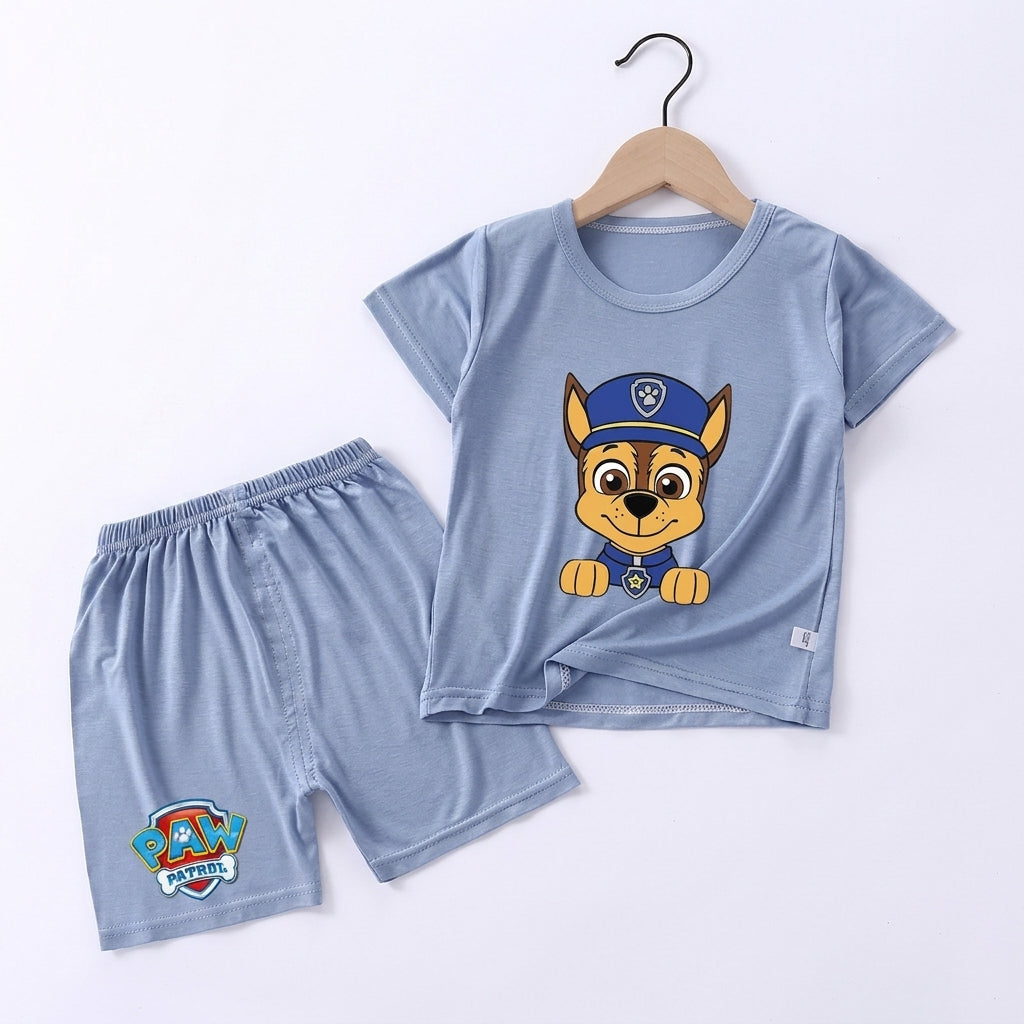 Pyjama enfant Pat' Patrouille bleu clair motif Chase, porté par un enfant