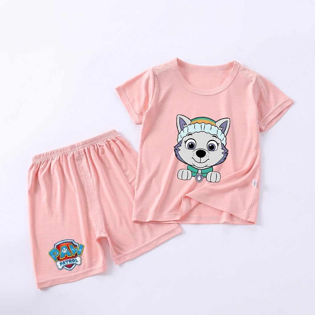 Pyjama enfant Pat' Patrouille rose motif Everest, porté par un enfant
